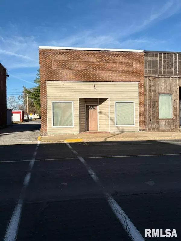 Christopher, IL 62822,110 W MARKET ST