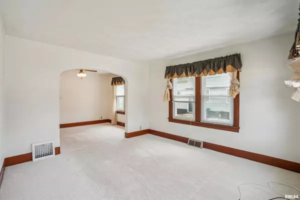 Carbon Cliff, IL 61239,111 5TH ST