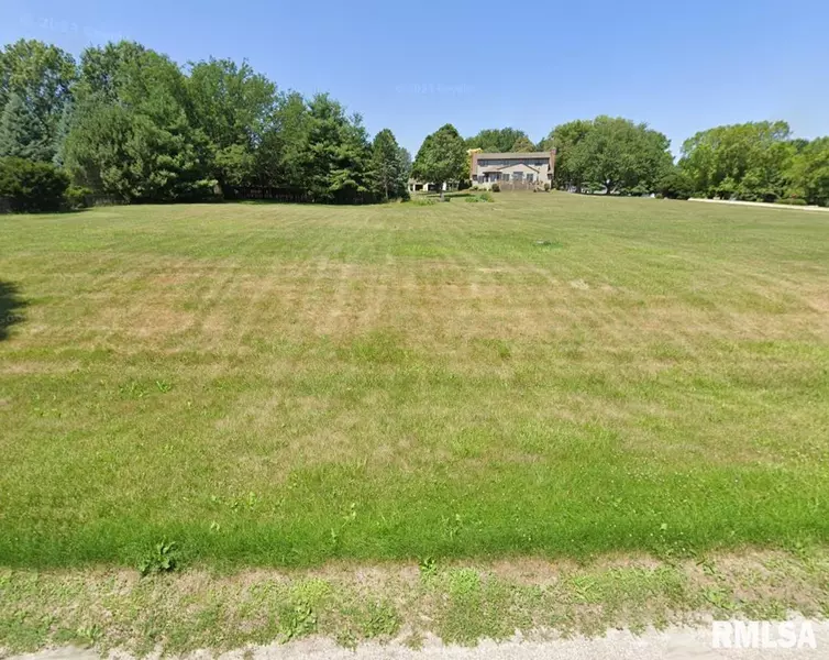 1725 HERITAGE DR, Sterling, IL 61081