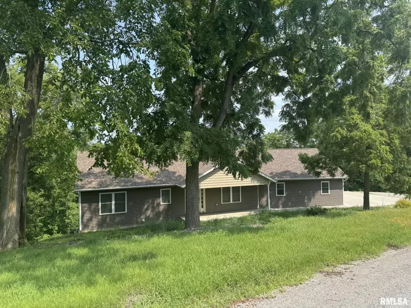 18 ELMWOOD DR, Blue Grass, IA 52726
