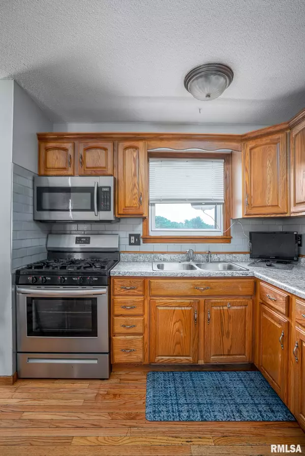 Davenport, IA 52806,5711 N GAINES ST