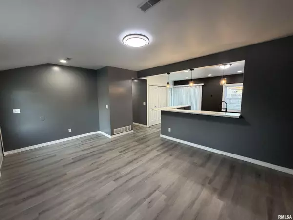 East Moline, IL 61244,706 26TH ST