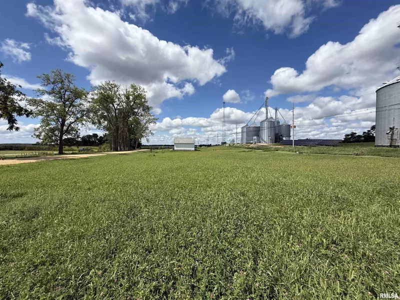 106 Creek RD, Calamus, IA 52729