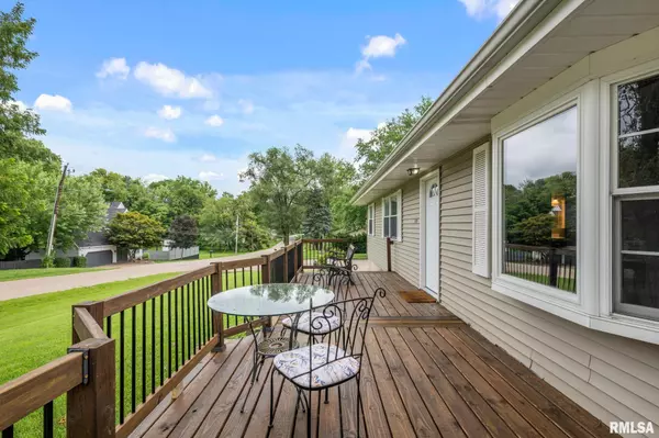 Le Claire, IA 52753,500 MAY ST