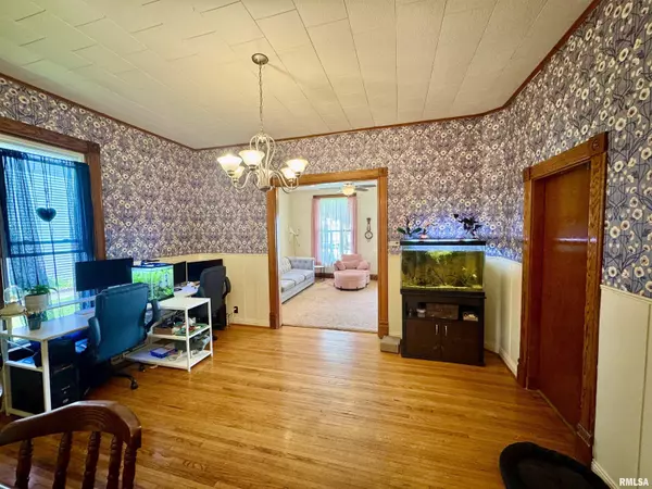 Muscatine, IA 52761,1514 E 5TH ST