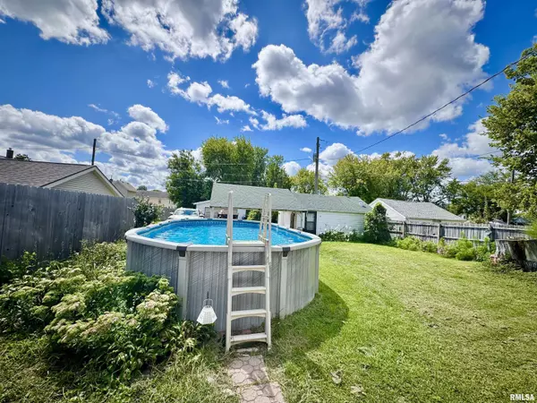 Muscatine, IA 52761,1514 E 5TH ST