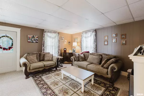 Carterville, IL 62918,816 N DIVISION ST