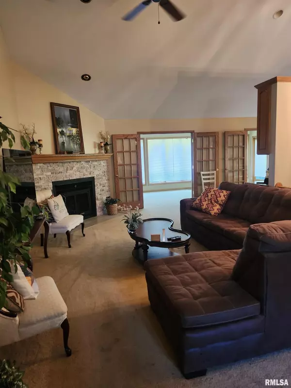 Quincy, IL 62305,709 Birdie LN