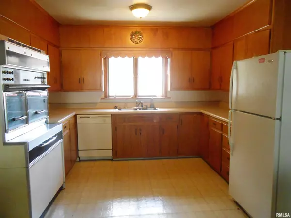 Bettendorf, IA 52722,229 BROWN ST