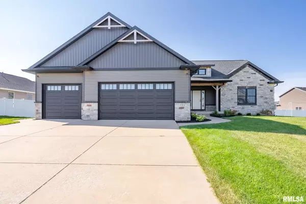771 Muirfield CIR, Eldridge, IA 52748