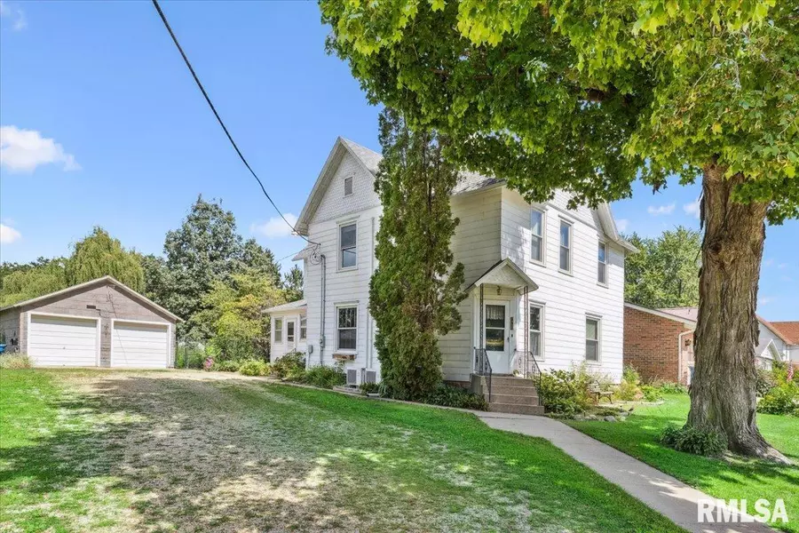505 Kinzie AVE, Lost Nation, IA 52254