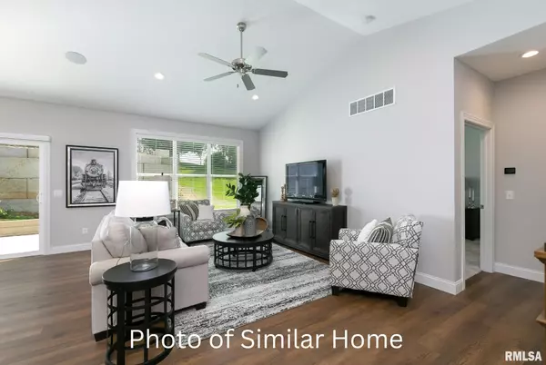 Le Claire, IA 52753,37 FRANK CT