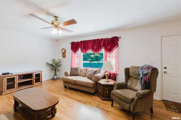 Johnston City, IL 62951,14655 CHRISTMAS TREE RD