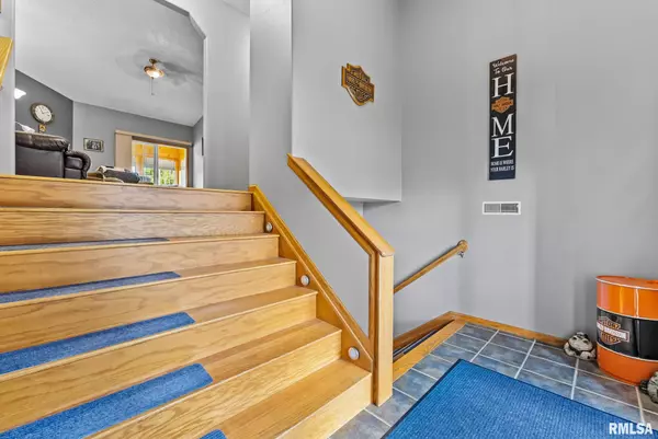 Andalusia, IL 61232,513 2ND Avenue West