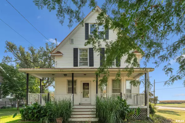423 S GROVE ST, Walcott, IA 52773