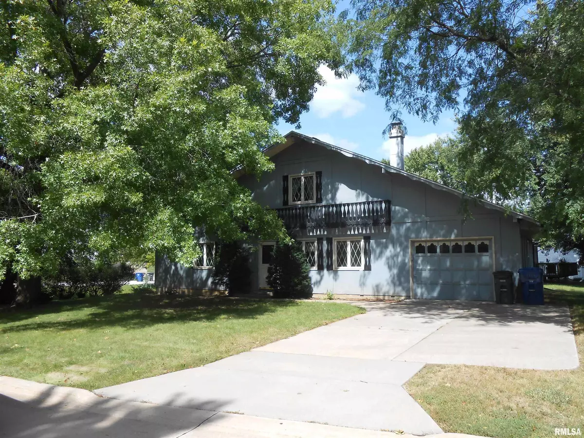 Bettendorf, IA 52722,2506 BAYBERRY CT