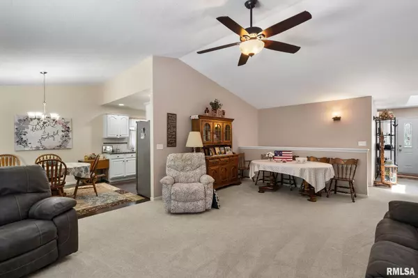 Carbon Cliff, IL 61239,2013 VILLA PINES CIR