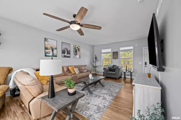 Bettendorf, IA 52722,3347 GLENBROOK CIR