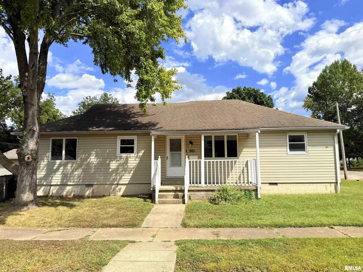 West Frankfort, IL 62896,901 E CLARK ST