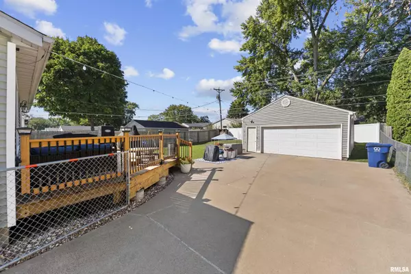 Bettendorf, IA 52722,3530 GREENBRIER DR