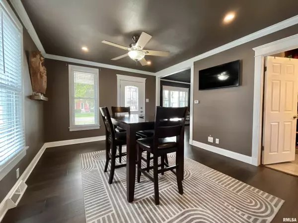 Fulton, IL 61252,801 16TH AVE