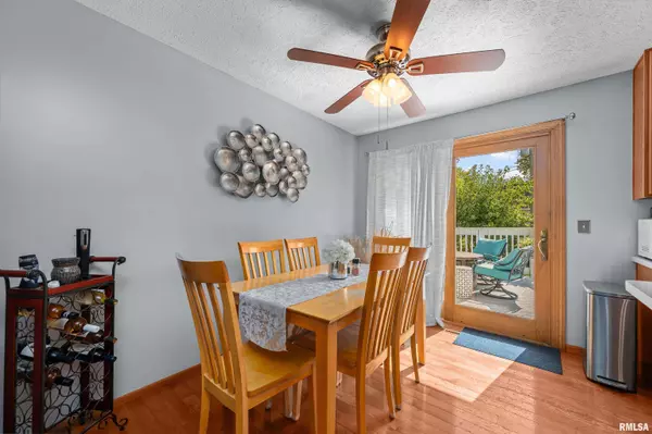 Bettendorf, IA 52722,2401 W DALE CT