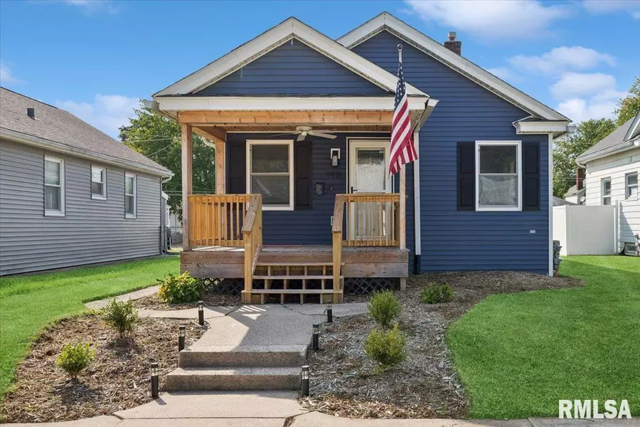 1911 23RD Street A, Moline, IL 61265
