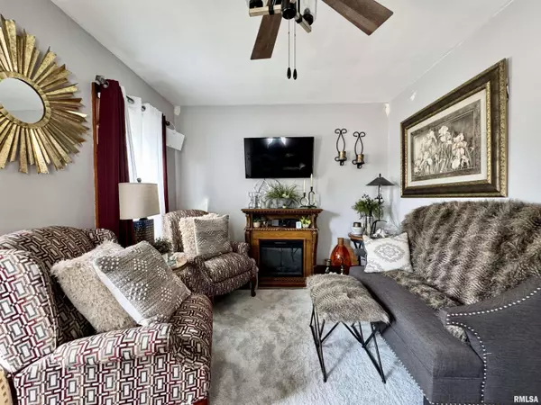 Fulton, IL 61252,419 13TH AVE