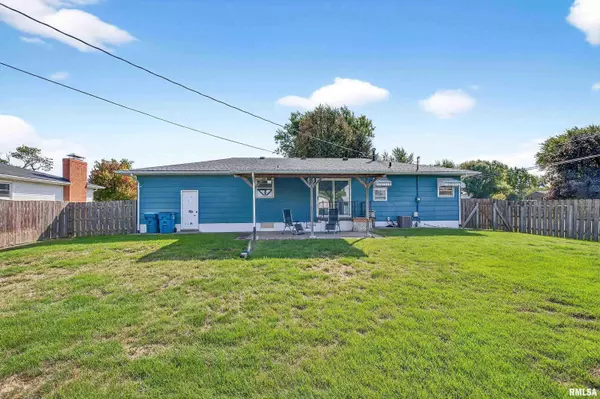 Blue Grass, IA 52726,702 N JUNIATA ST