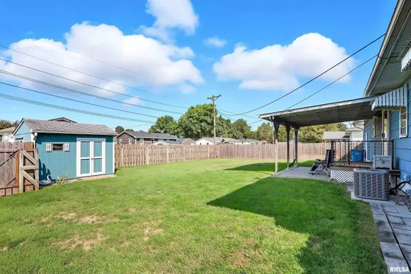 Blue Grass, IA 52726,702 N JUNIATA ST