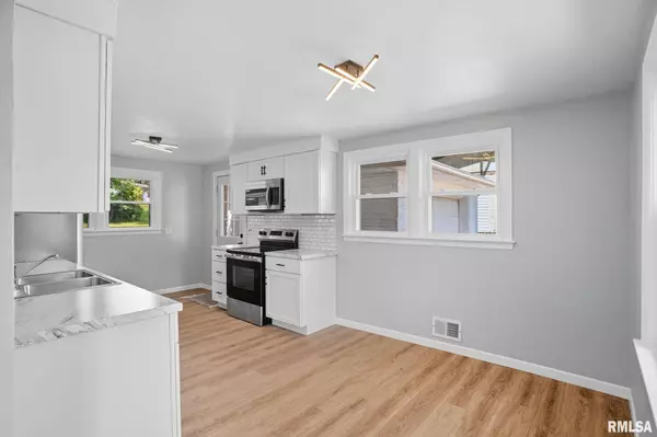 Moline, IL 61265,1511 36TH AVE