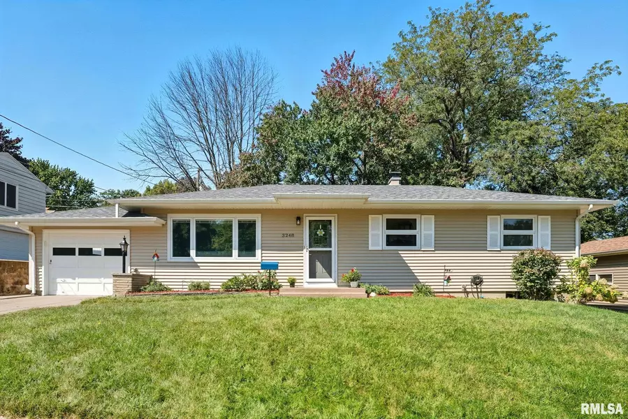 3248 VALLE VISTA RD, Davenport, IA 52803