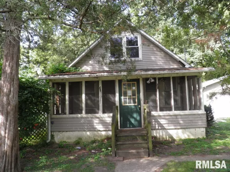 110 S 8TH ST, Cordova, IL 61242