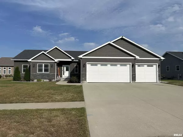 1504 WOODS AVE, Camanche, IA 52730