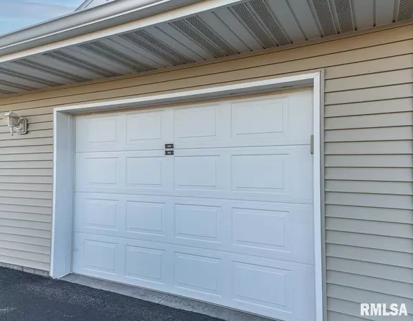 Eldridge, IA 52748,400 E FRANKLIN ST #202