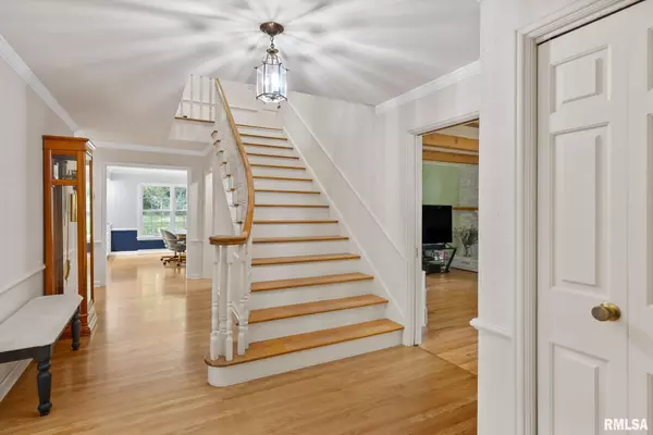 Bettendorf, IA 52722,1 OAK PARK DR