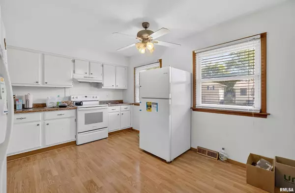 Bettendorf, IA 52722,2846 MAGNOLIA DR