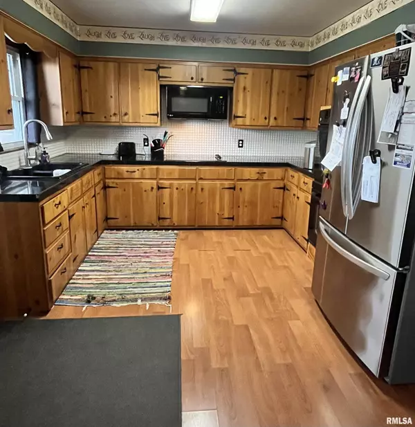 Clinton, IA 52732,917 S 8TH ST