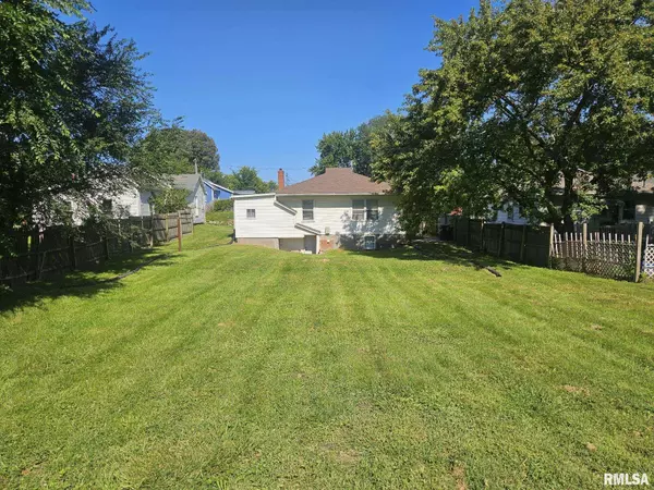 Muscatine, IA 52761,1116 E 10TH ST