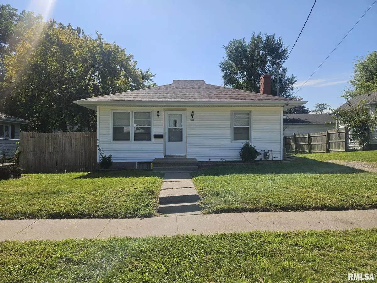 Muscatine, IA 52761,1116 E 10TH ST