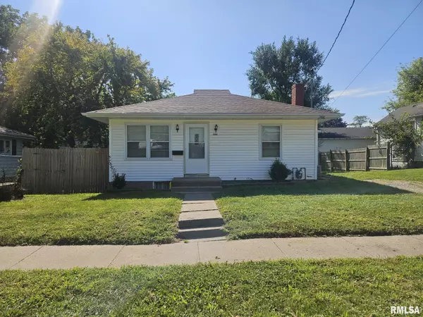 1116 E 10TH ST, Muscatine, IA 52761