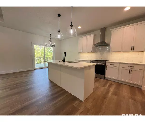 Blue Grass, IA 52726,680 SWEET WOOD LN