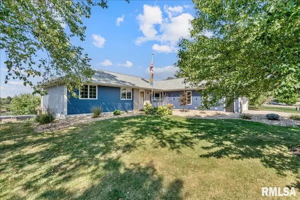 Sherrard, IL 61281,910 FYRE LAKE DR