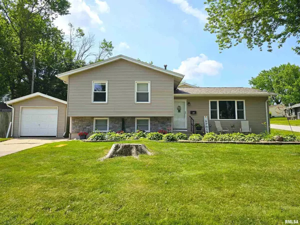 Davenport, IA 52806,315 COLONY DR