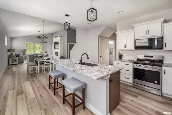 Le Claire, IA 52753,7 WELCOME CENTER CT