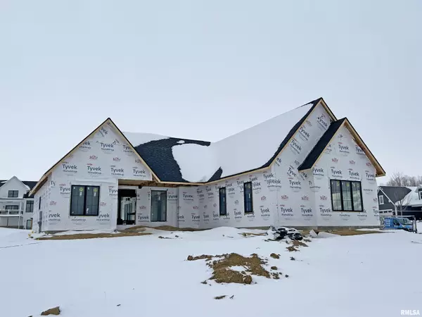 4790 WOODLAND DR, Bettendorf, IA 52722