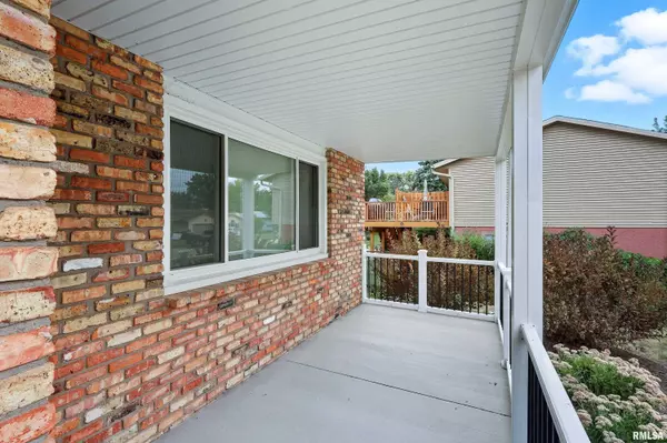 Bettendorf, IA 52722,4331 AUGUSTA CT