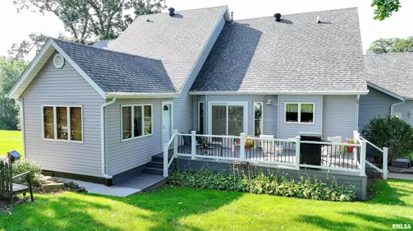 Clinton, IA 52732,582 BREEZY POINT DR