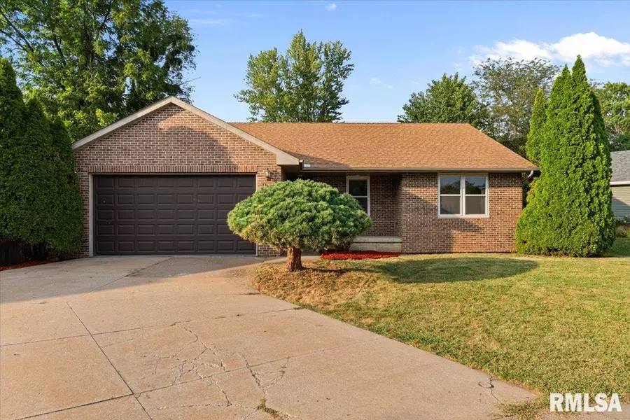 1834 ANDERSON CT, Bettendorf, IA 52722-4353