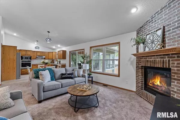 Bettendorf, IA 52722-4353,1834 ANDERSON CT